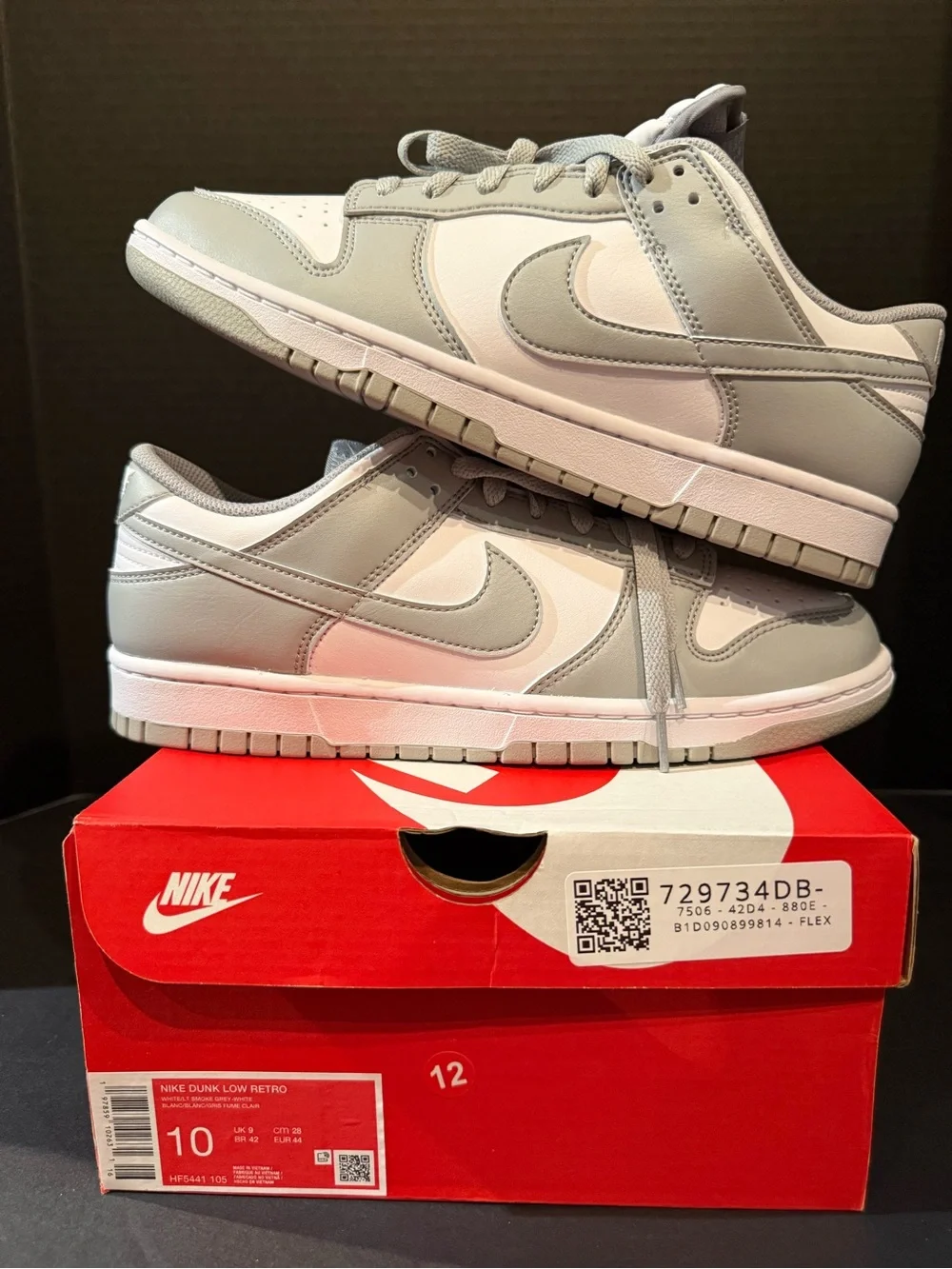 Nike Men’s Light Grey smoke  and White Low-Top Sneakers